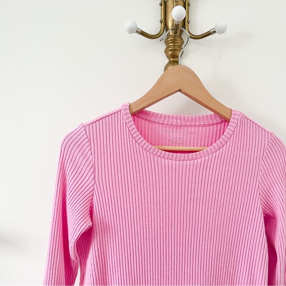 ๐ DONATED ๐ AE Pink Long Sleeved Tee - Picture 2 of 2